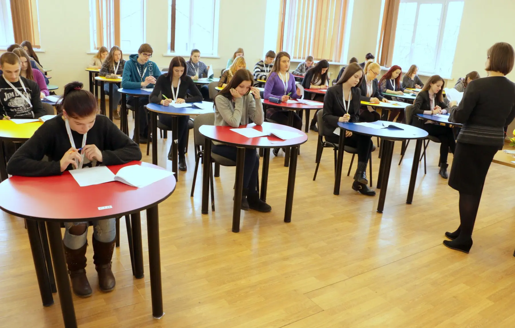 Būsimi darbuotoja varžėsi dėl raštingiausiojo titulo