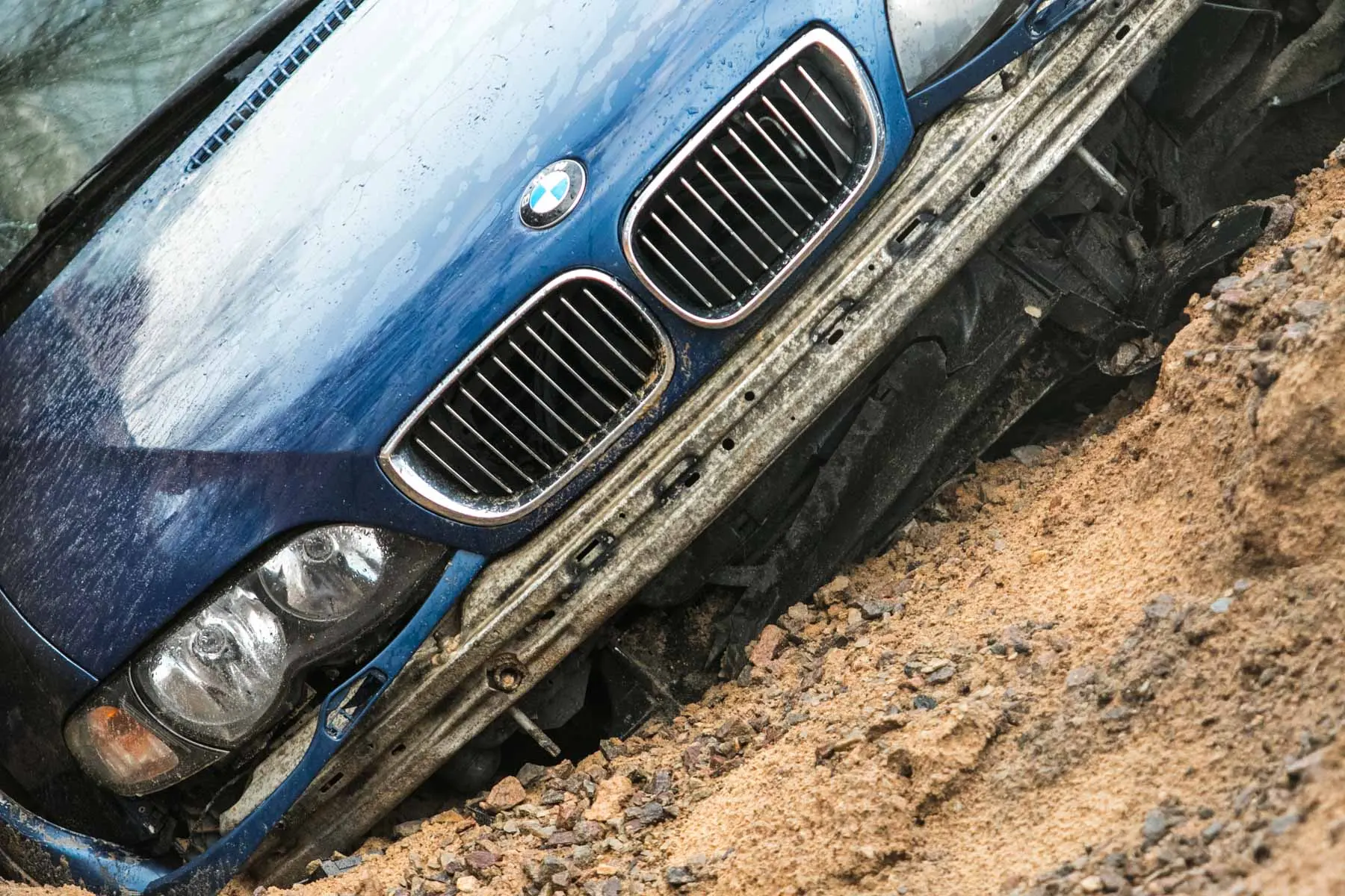 Siūlo nustatyti griežtesnį per eismo įvykius apgadintų automobilių kontrolės mechanizmą