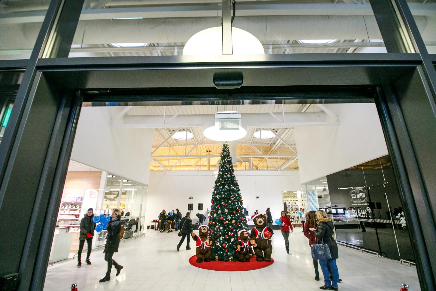 „River Mall“