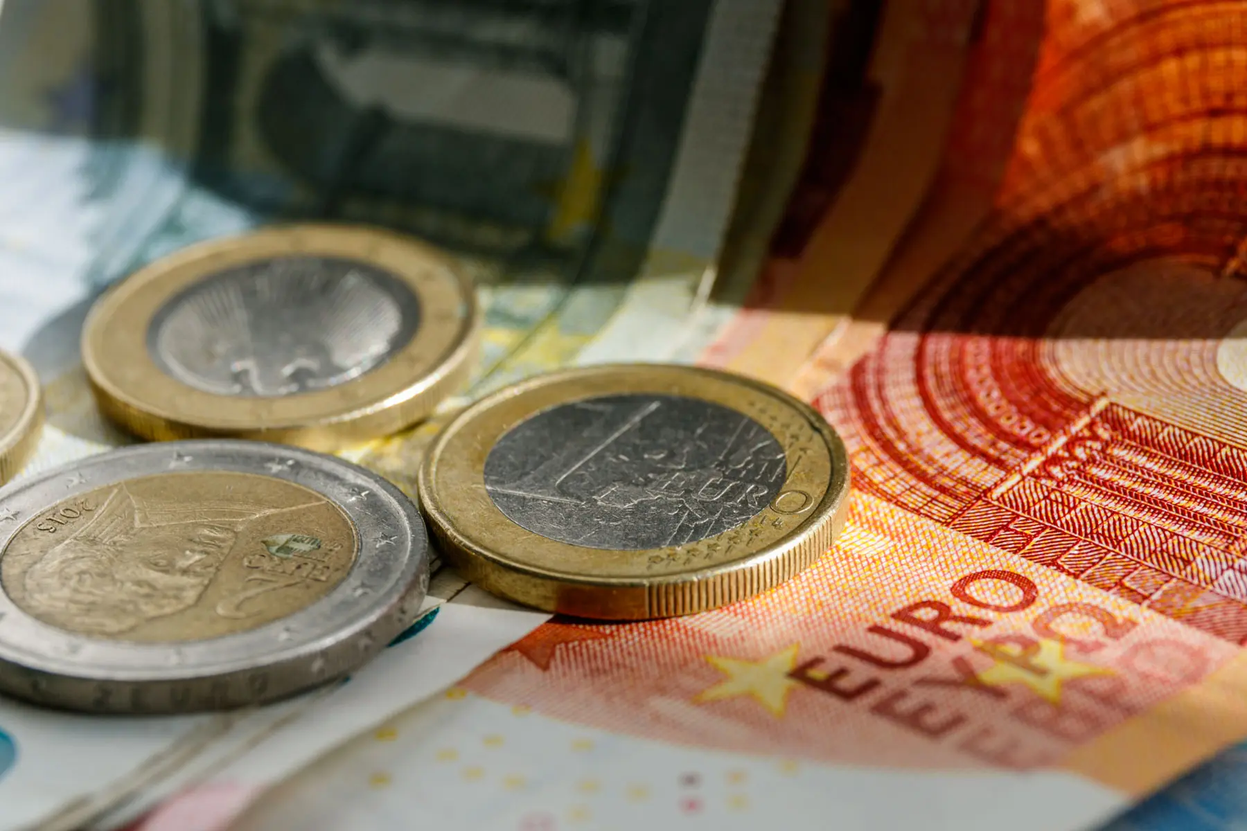 VMI: gyventojai šiemet aktyviau deklaruoja pajamas, trūksta 1 proc. duomenų