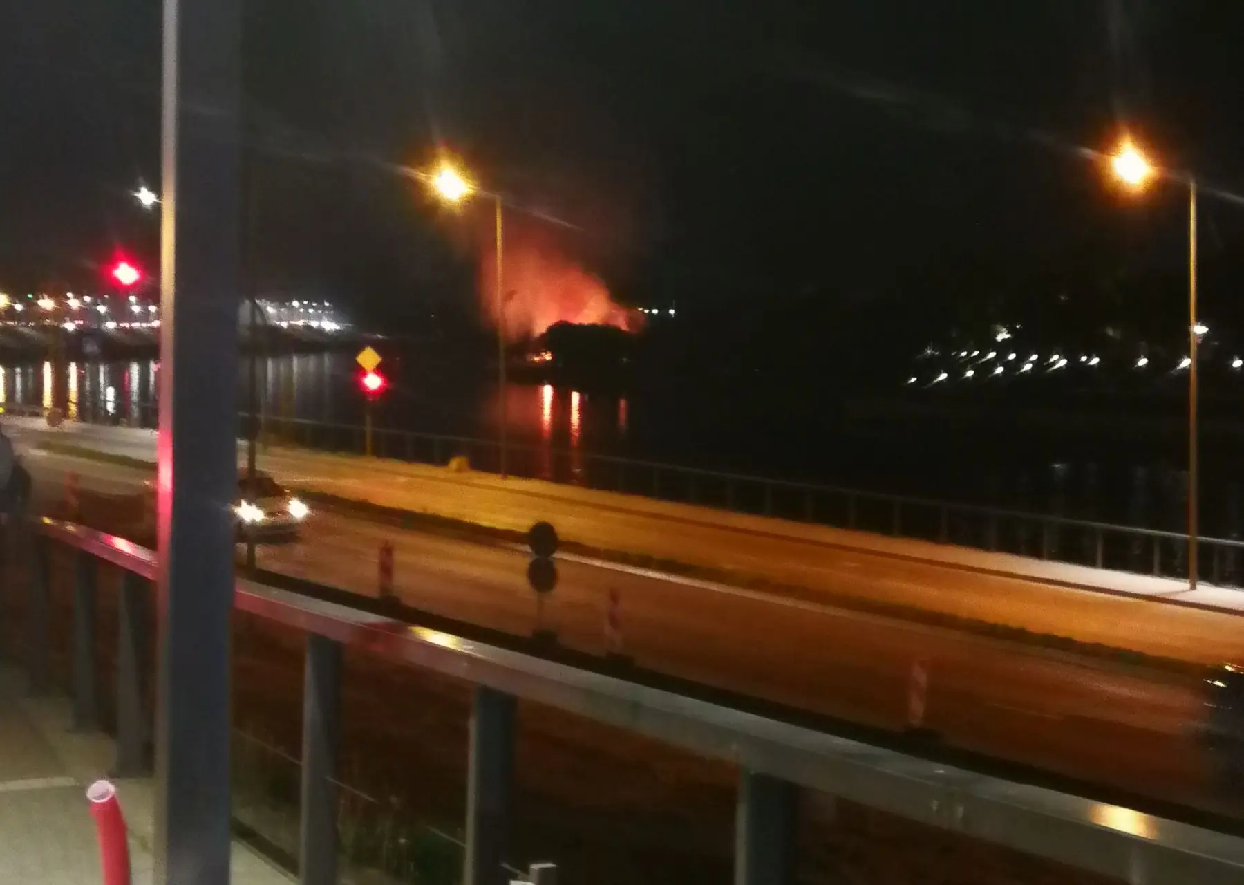 Liepsnos Kauno santakoje