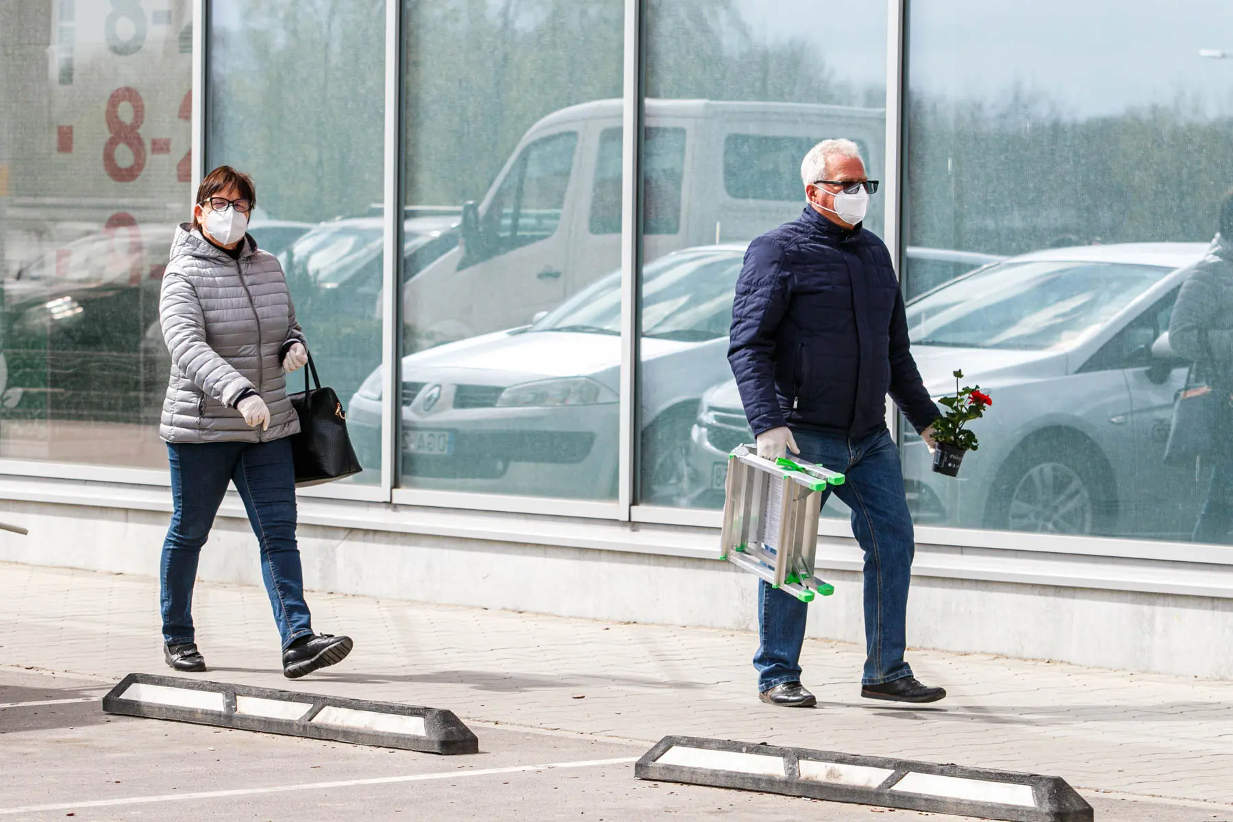 Senukai ir Depo atnaujino veiklas