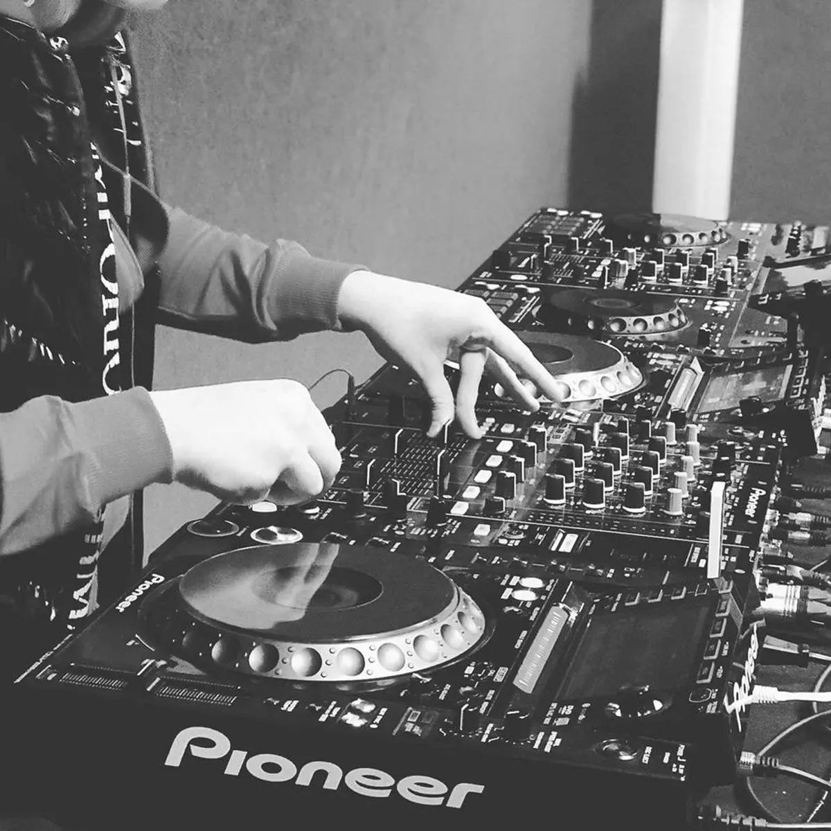 dj, didžėjus