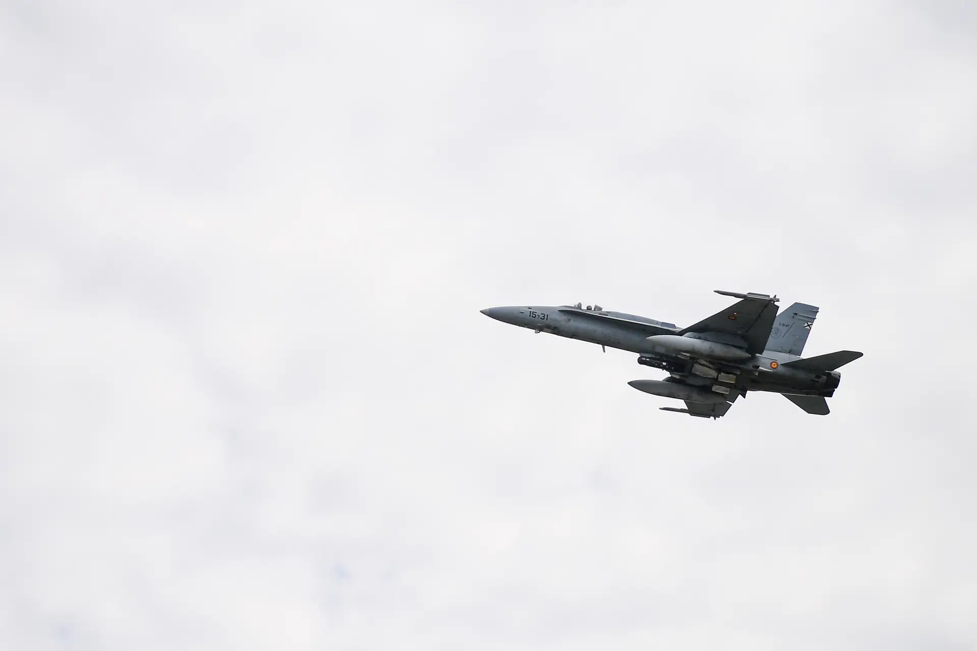 NATO naikintuvus apžiūrėjęs G. Nausėda: Lietuva labiau stiprins oro gynybą
