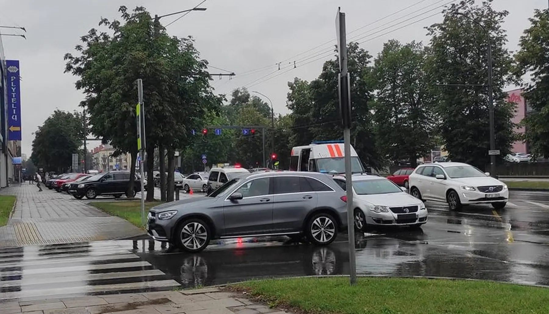 Avarija Savanorių pr. ir Basanavičiaus al.