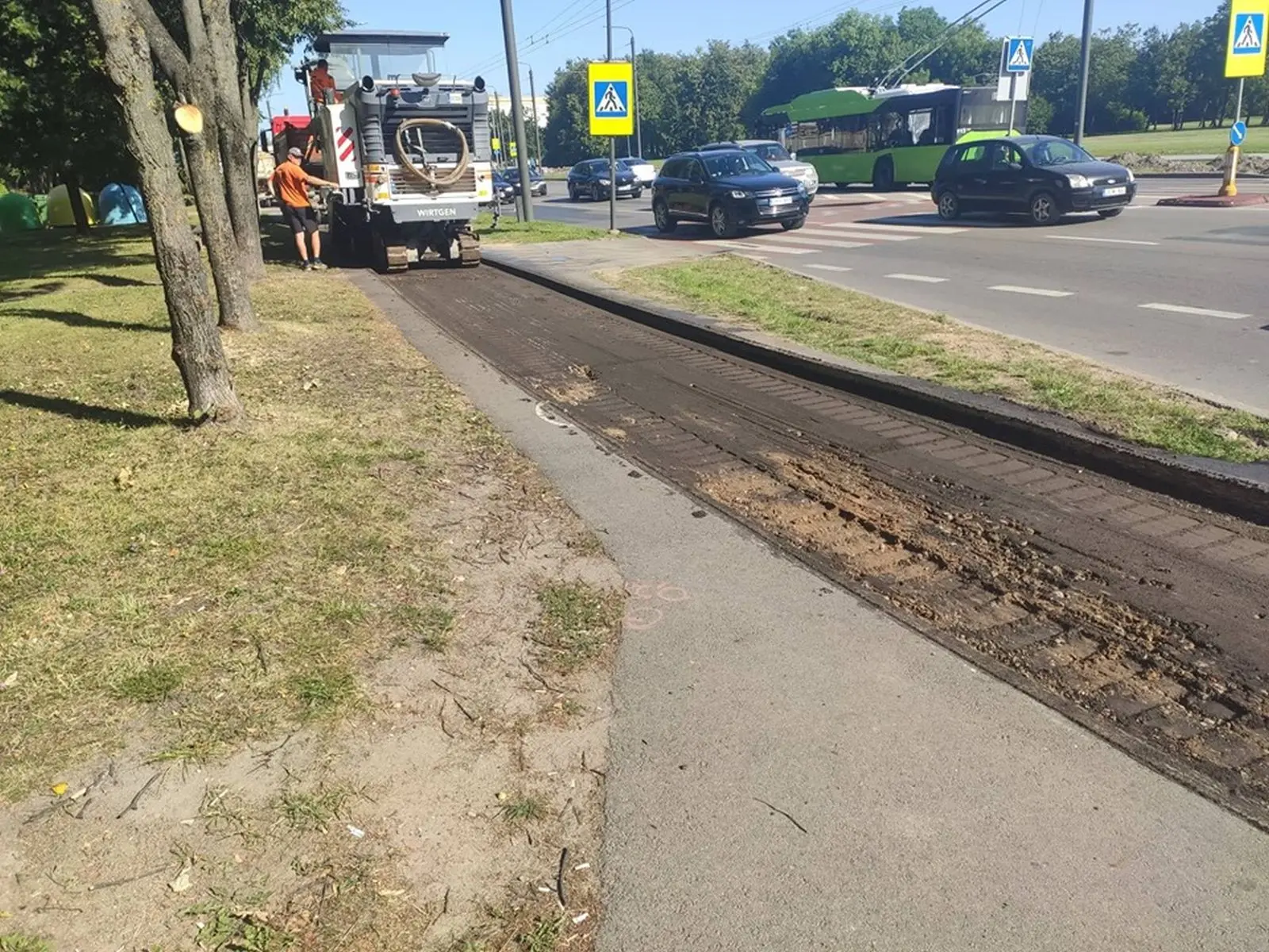 Tiesiamas dviračių takas Pramonės prospekte