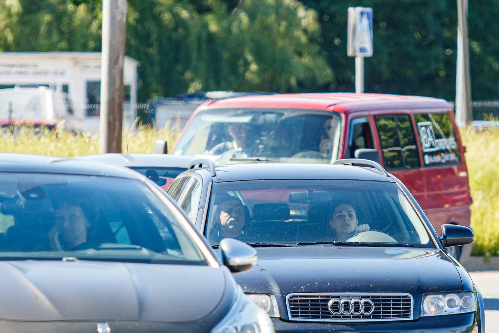 Ministras skeptiškai vertina „Senjorų lipdukus“, sako, kad vyresni vairuotojai – patyrę