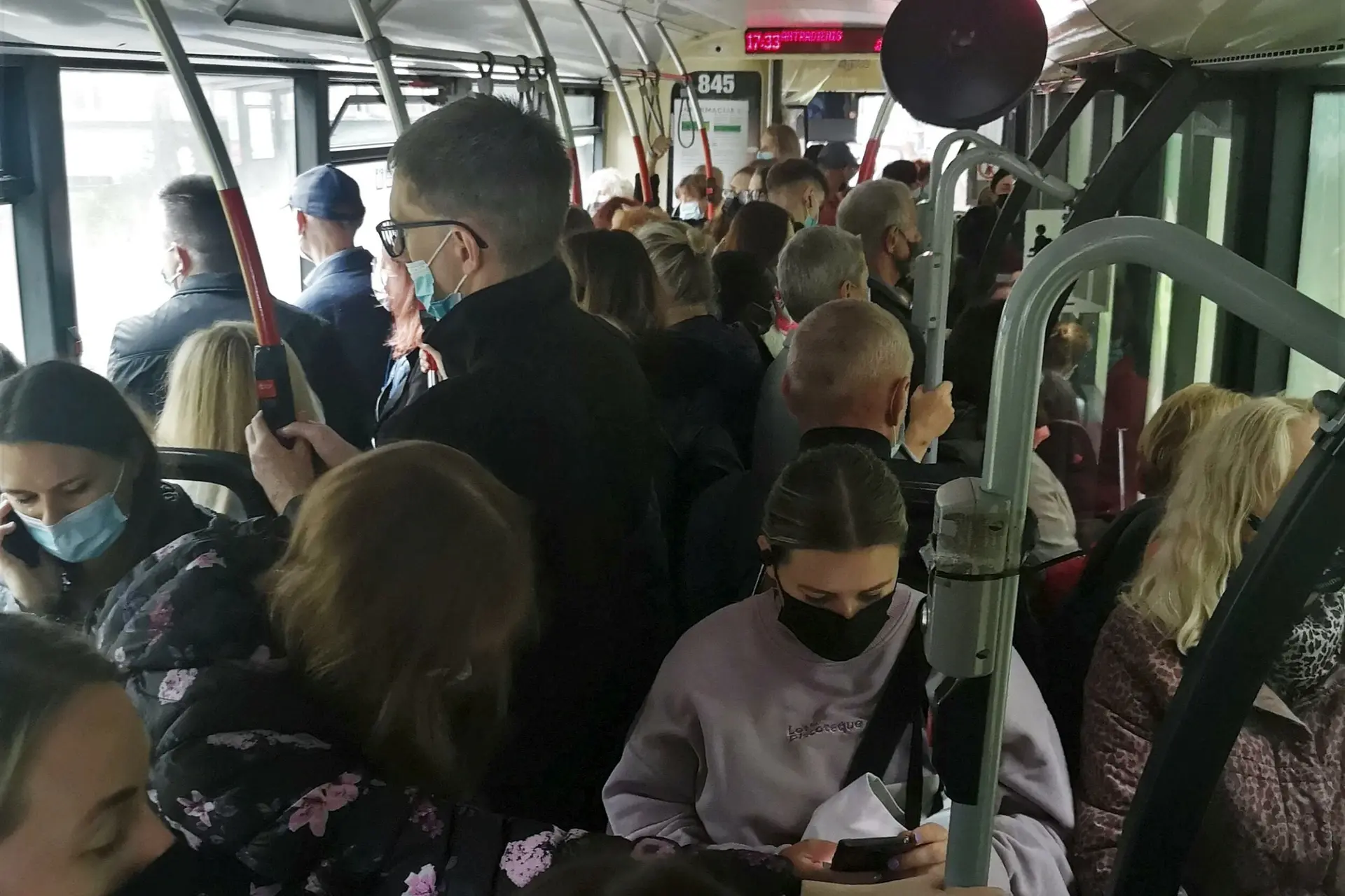 Sausakimšas autobusas