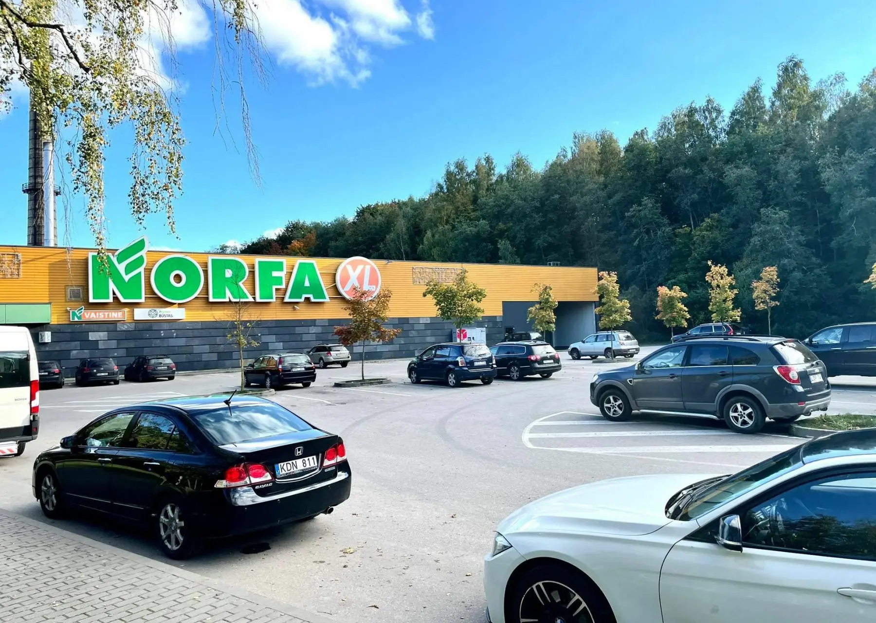 „Norfos“ automobilių stovėjimo aikštelė Birštone