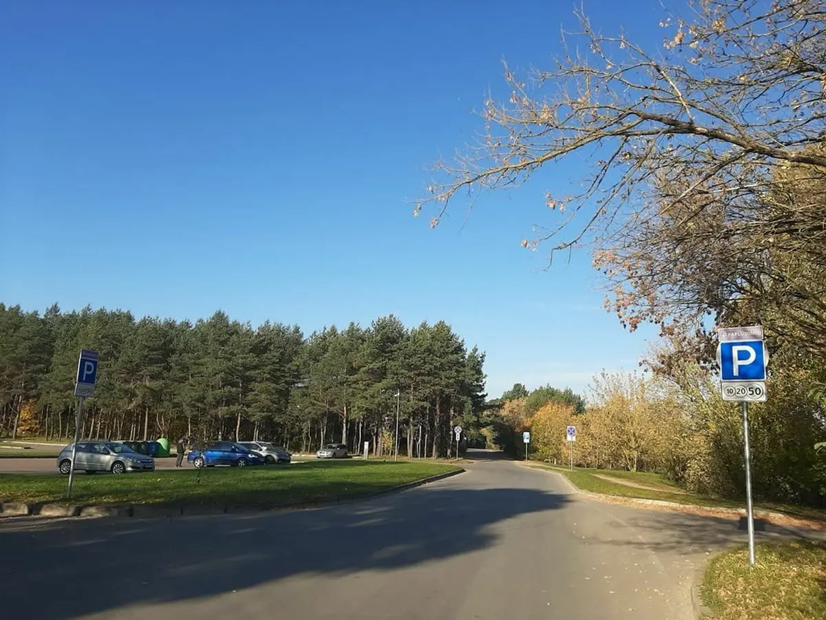 Mokamas automobilių stovėjimas Lampėdžiuose