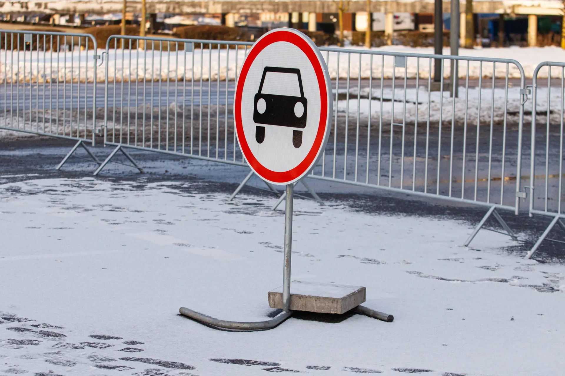 Uždarytas eismas Karaliaus Mindaugo pr.
