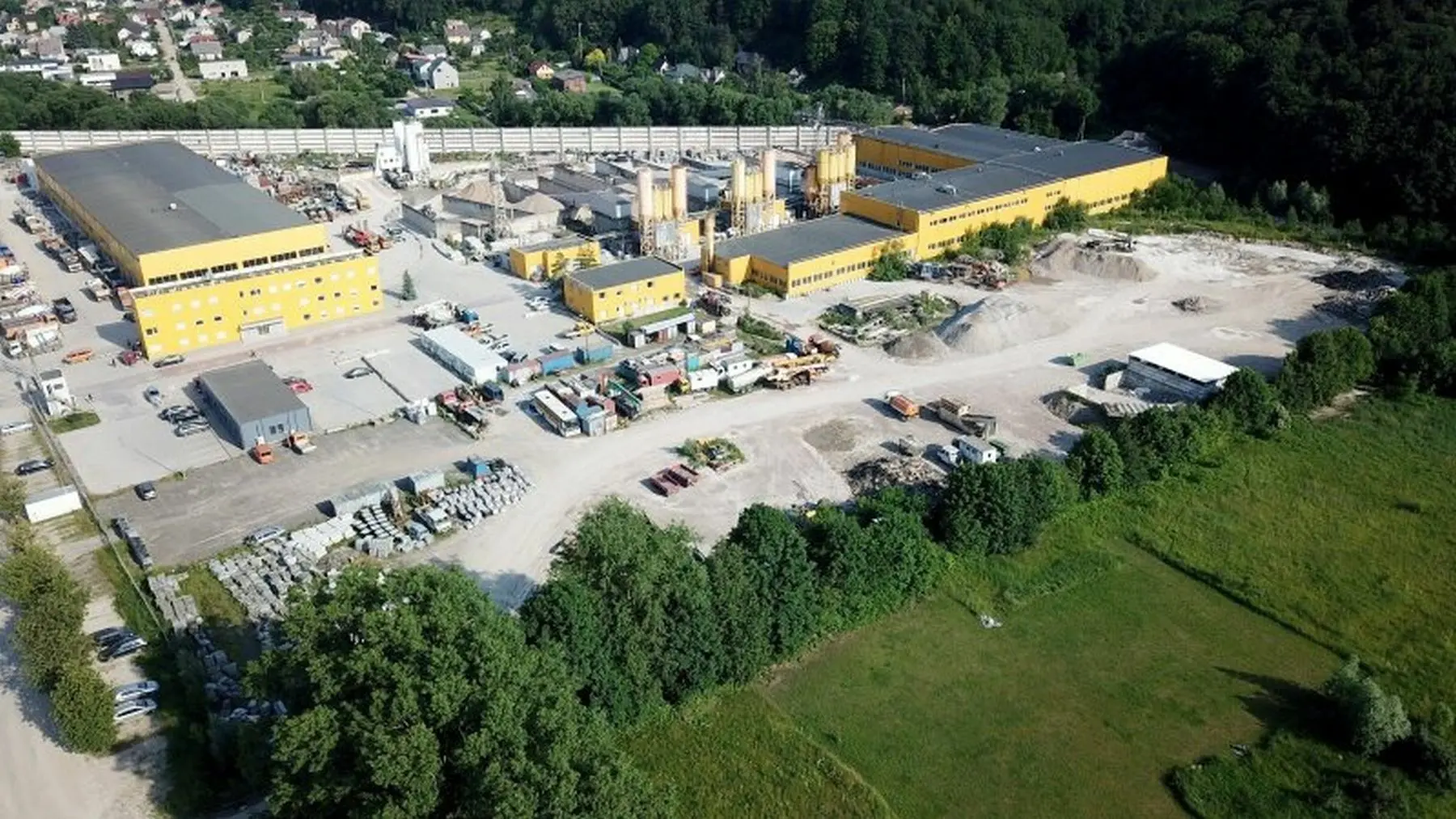 UAB „Autokausta“ teritorija Kaune, Marvelės gatvėje / DELFI nuotr.