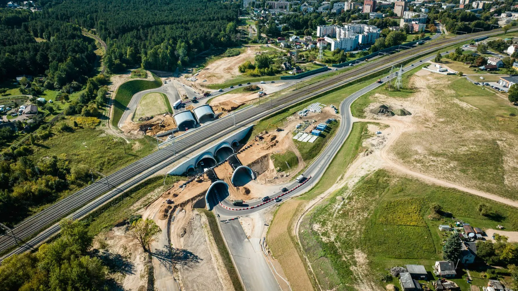 Artimiausius 2 mėnesius ties Amalių pervaža eismą ribos šviesoforai
