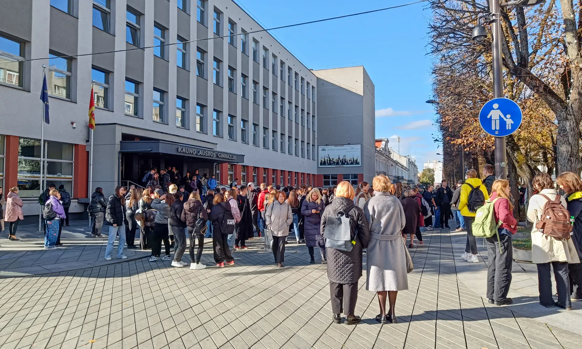Chaosas Kaune: masiškai evakuojamos švietimo įstaigos