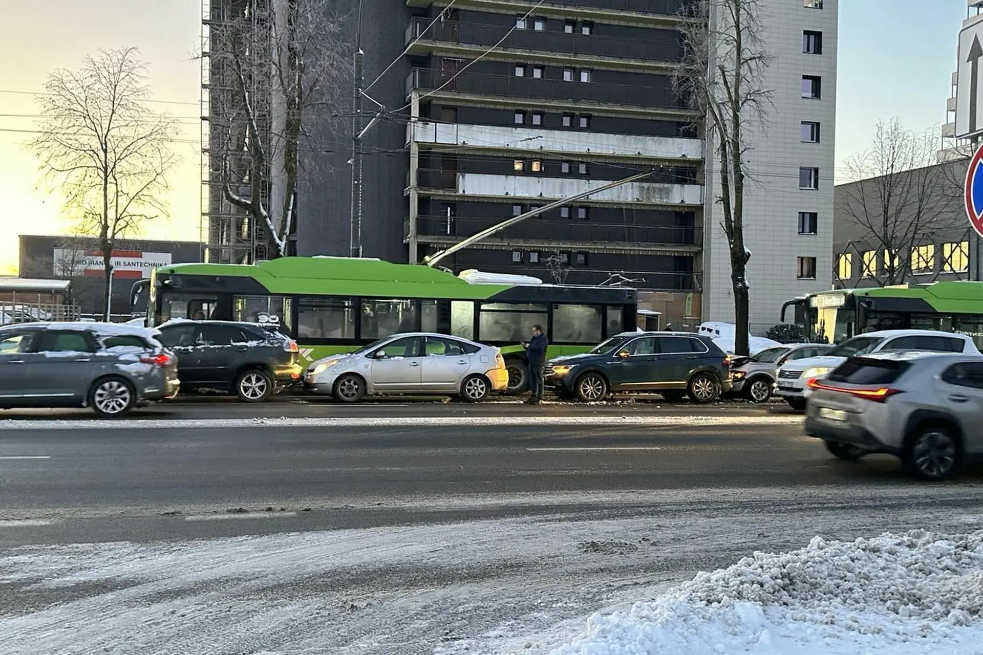 4 automobilių susidūrimas Savanorių pr.