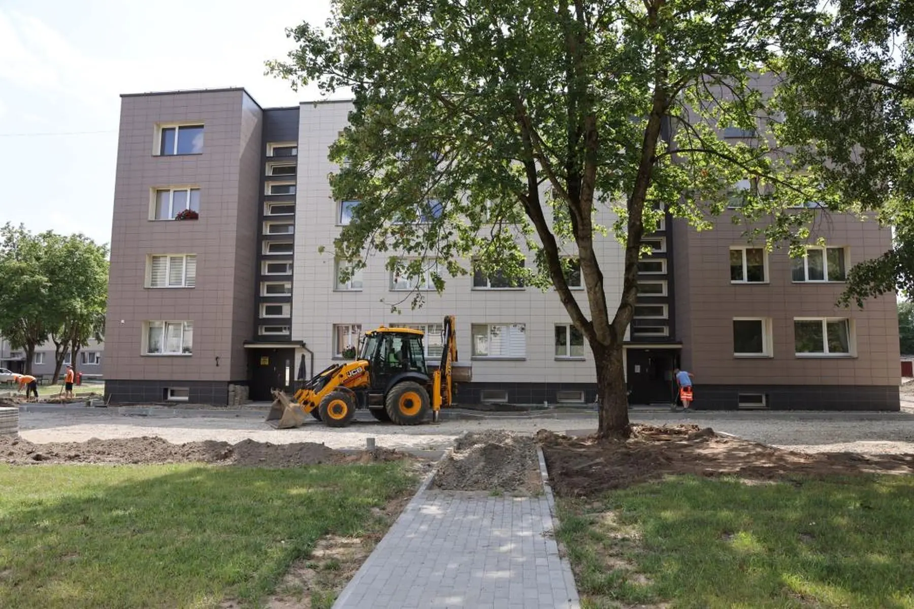 Kauno rajone atnaujinami daugiabučių kiemai