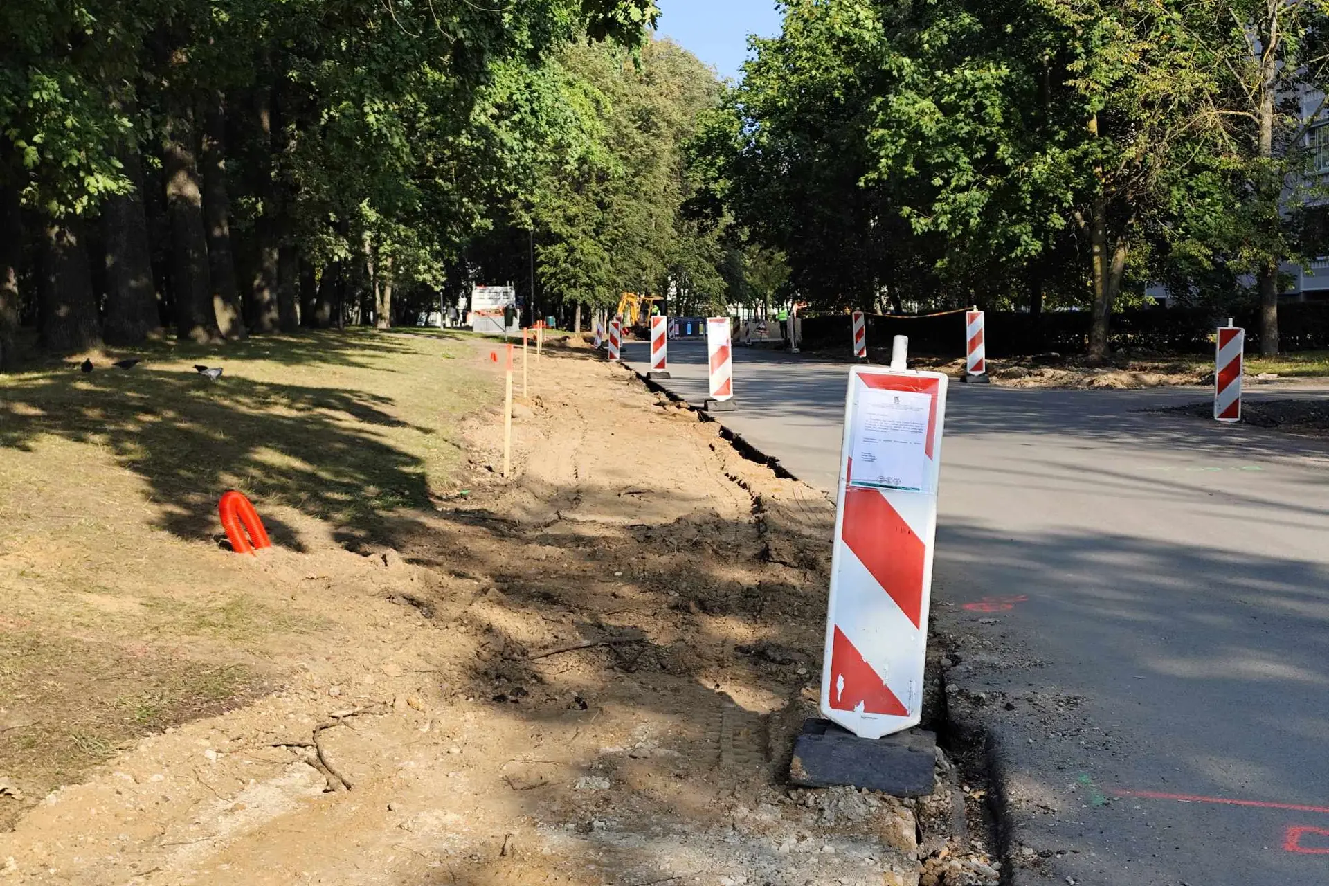 Tvarkomi pėsčiųjų takai V. Krevės pr. / Kas vyksta Kaune nuotr.