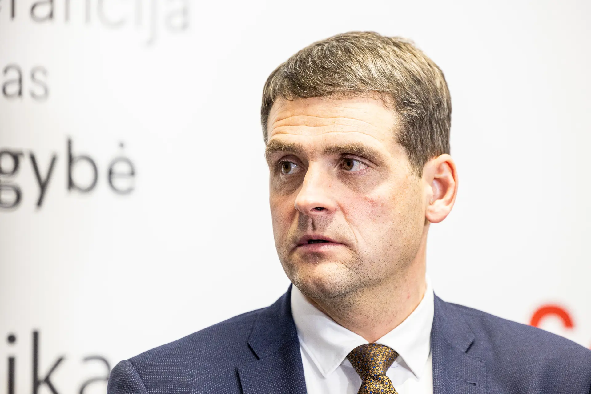 Vykti į JAV ir susitikti su administracija norėjęs R. Žemaitaitis oro uoste suprato, kad buvo apgautas
