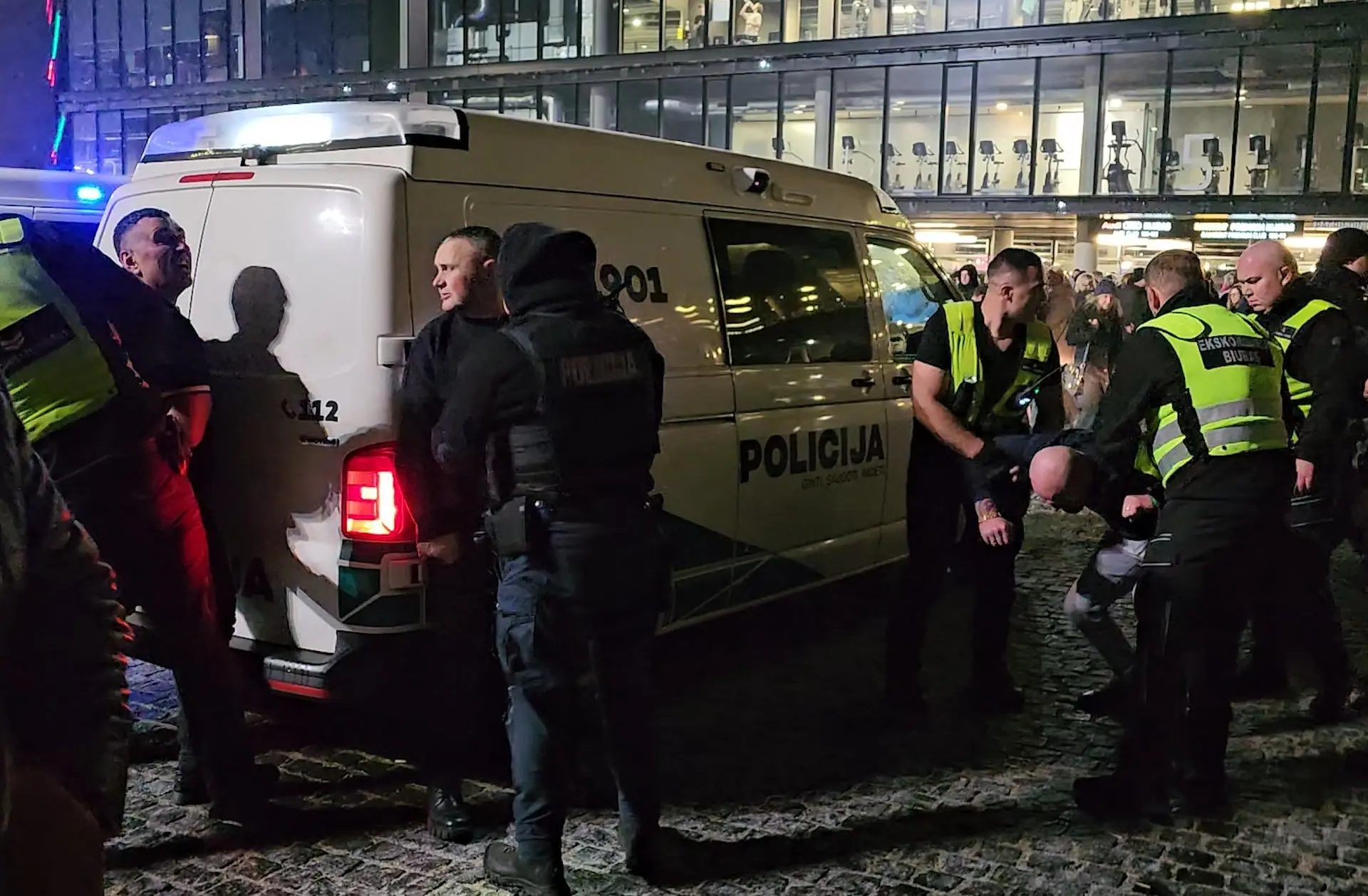 Policijos sulaikymai po SEL koncerto Kaune / Stopkadras