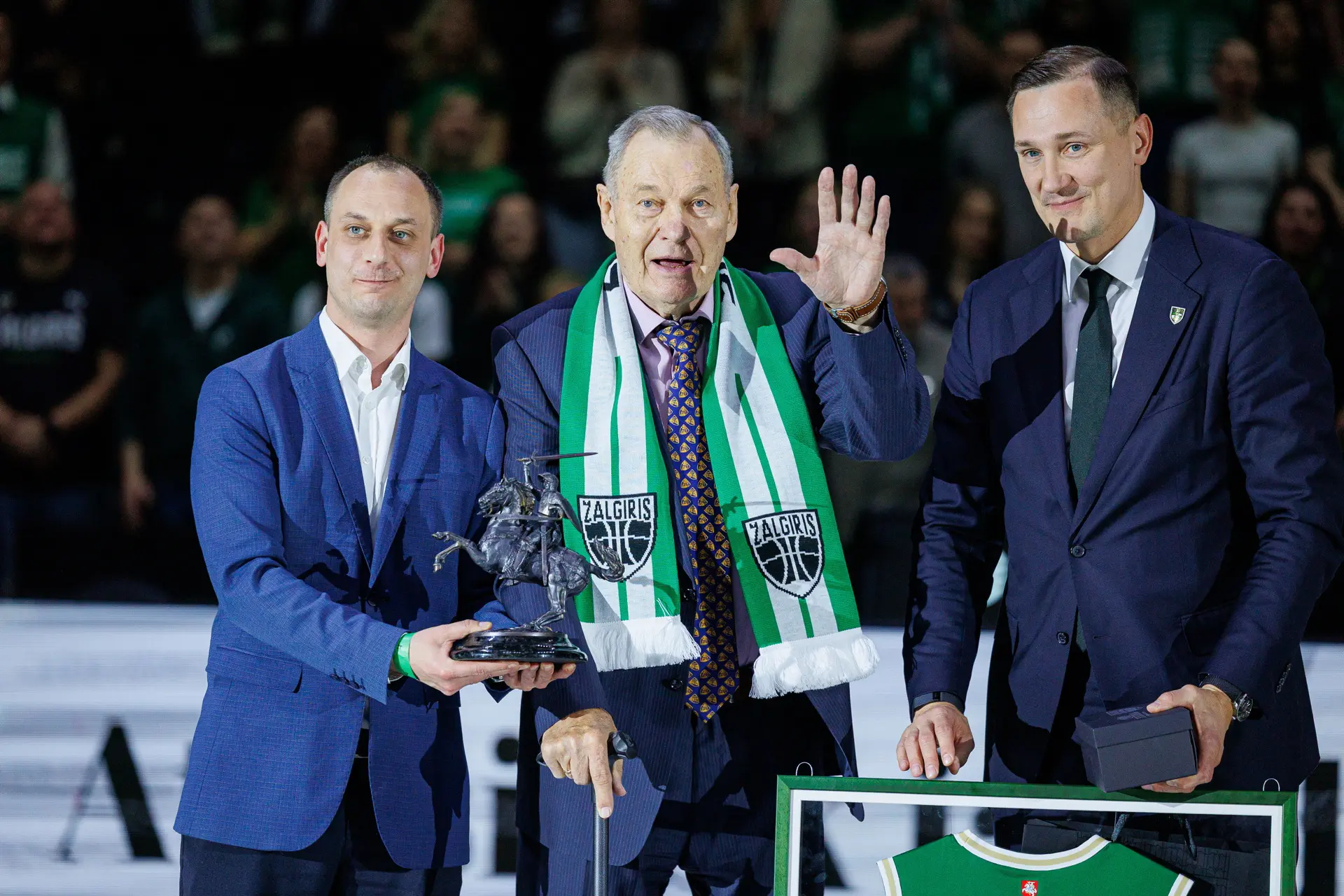 „Žalgirio“ arenoje pagerbtas legendinis žalgirietis M. Paulauskas
