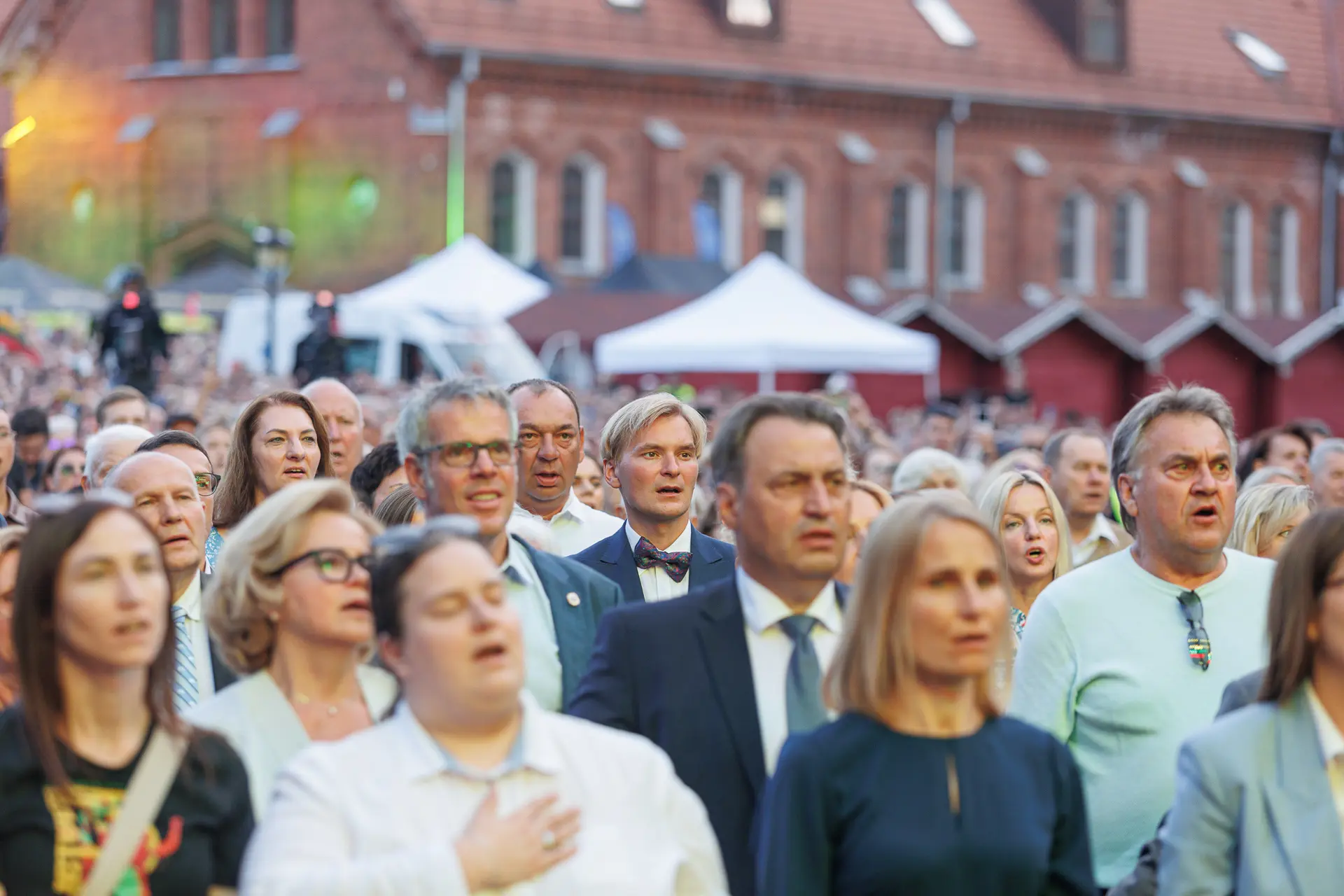 Tiesiogiai iš Raudondvario dvaro: vieningai suskambės „Tautiška giesmė“