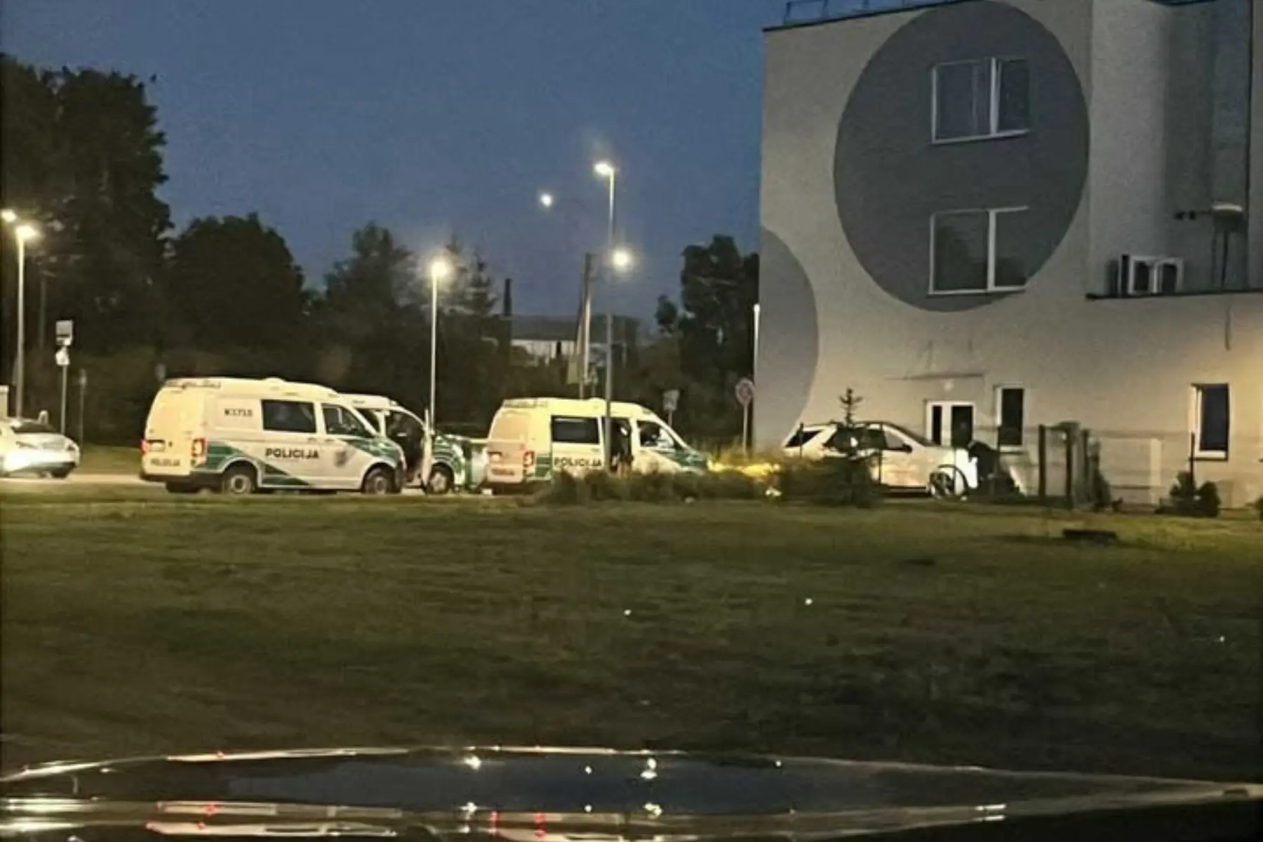Neblaivus policijos pareigūnas Užliedžiuose / Skaitytojų nuotr.