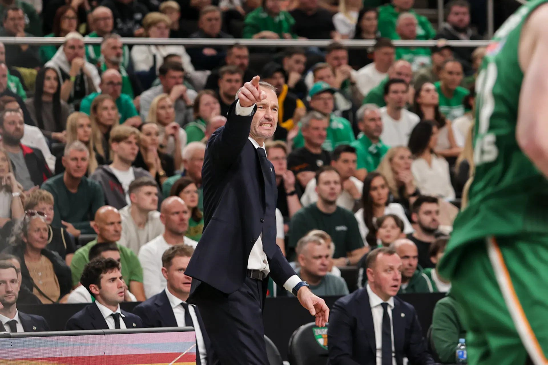 Kauno „Žalgiris“ galingai pradėjo LKL finalo seriją ir sutriuškino Utenos „Juventus“