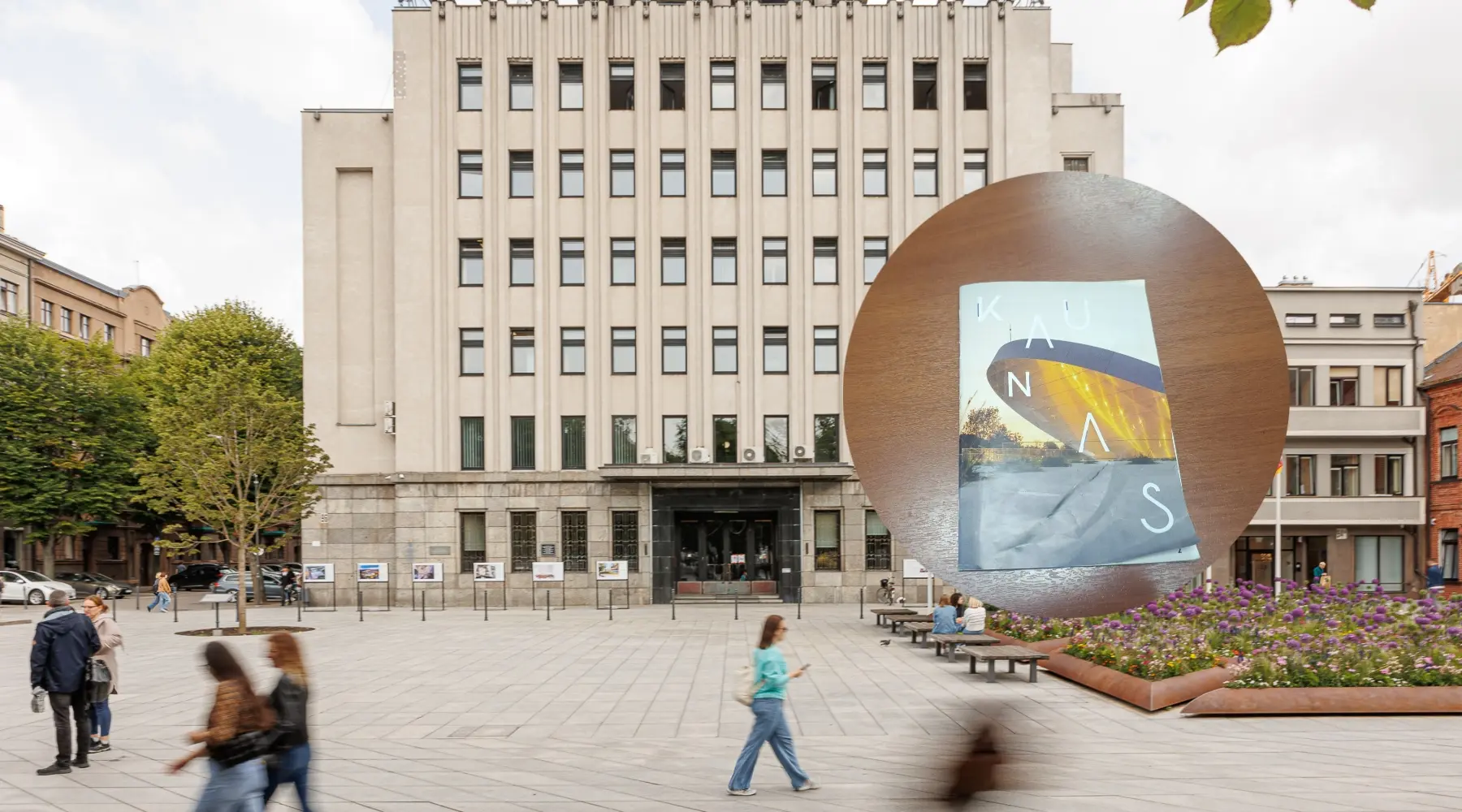 Kauno miesto savivaldybė, gyventojams išsiųsti lankstinukai/ „Kas vyksta Kaune“ fotomontažas