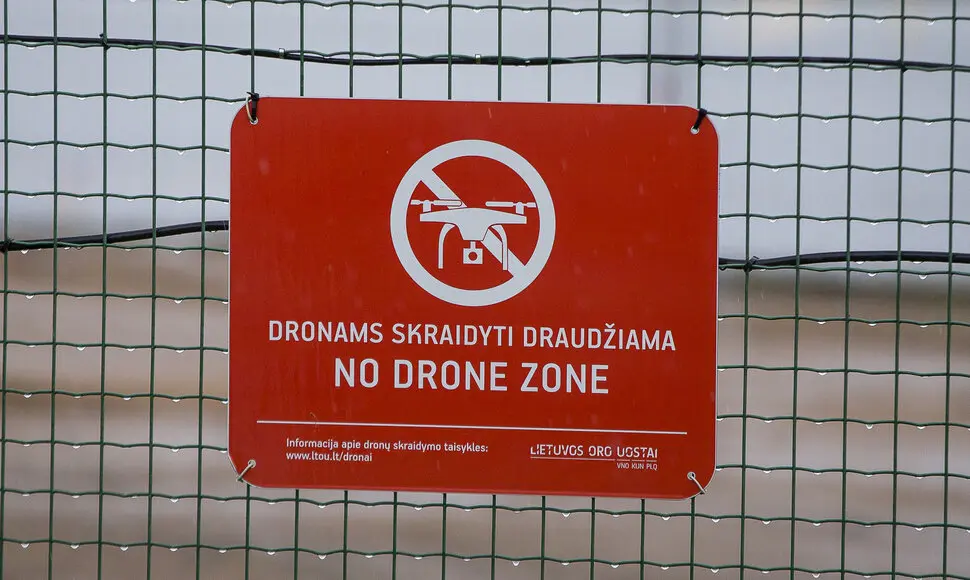 Oro uostas, dronai, ženklas