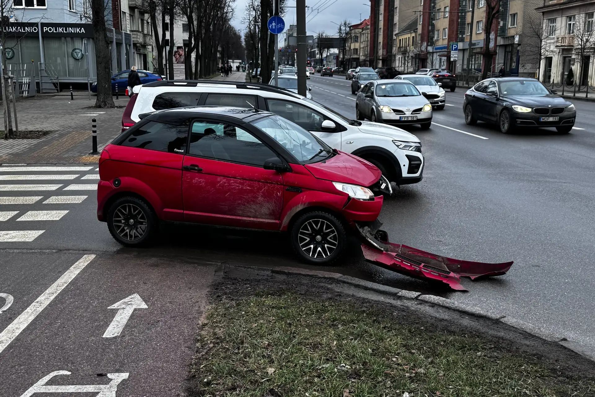 Būsimiems mopedų ir mažųjų automobilių vairuotojams reikės laikyti praktikos egzaminą
