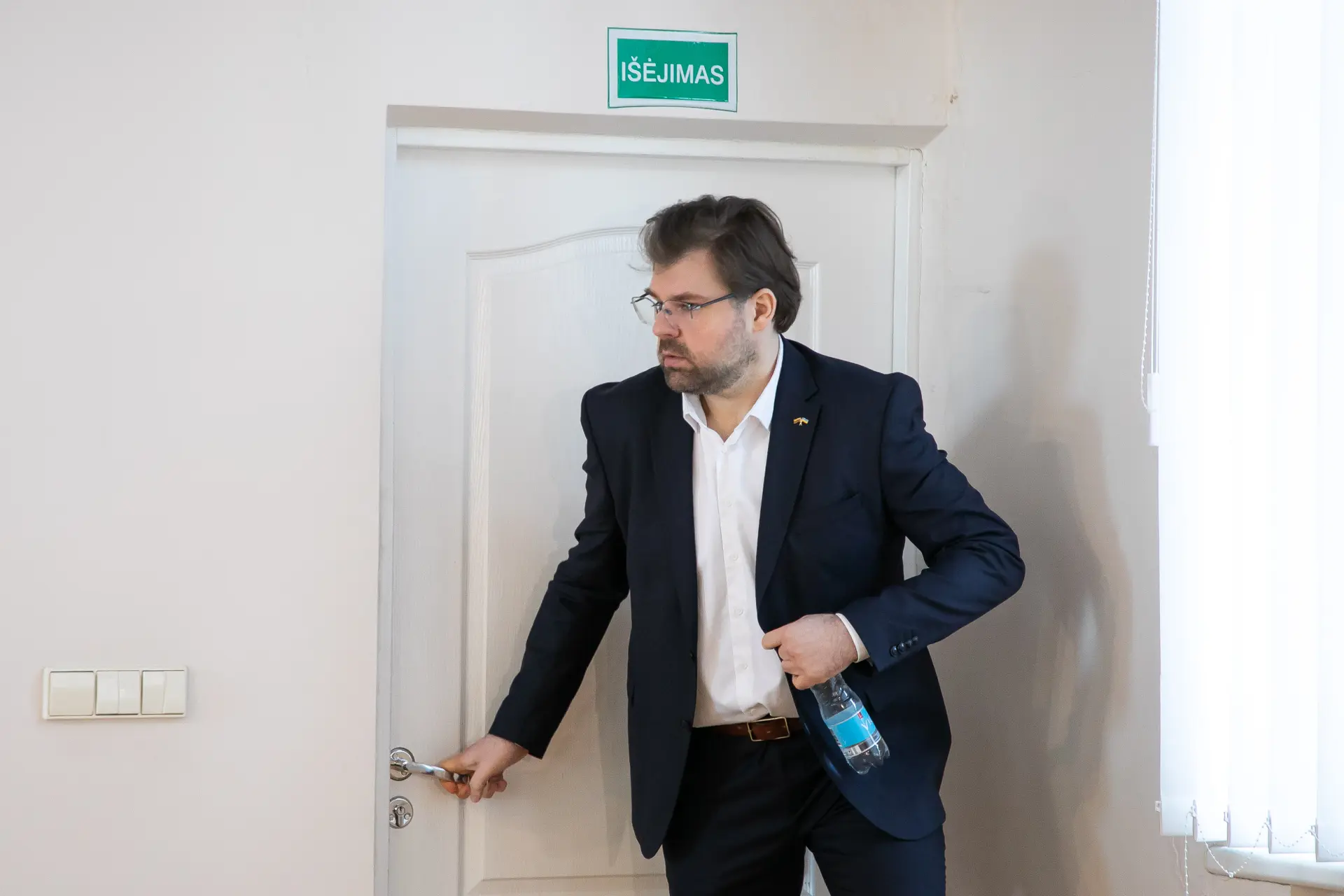 Viešumo vengęs K. Bartoševičius pristatytas į Kauno tardymo izoliatorių