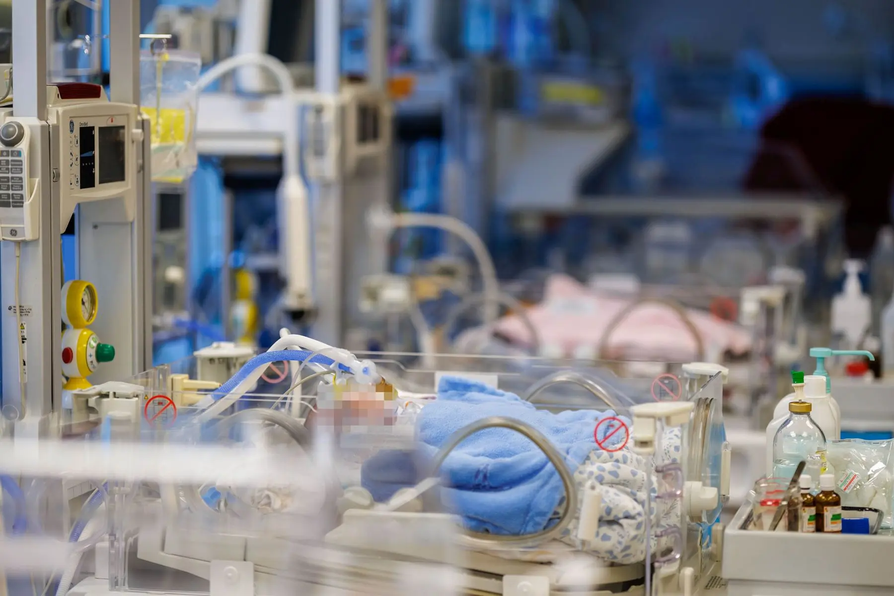 Naujagimis, Kauno klinikos