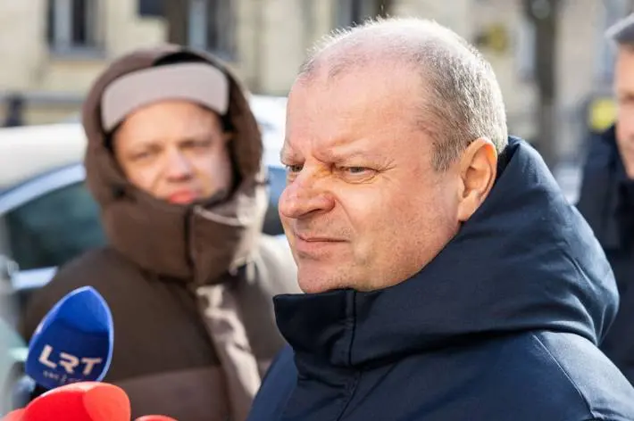 Po apklausos STT S. Skvernelis sako nenorintis būti našta partijai, sprendimai – kitą savaitę