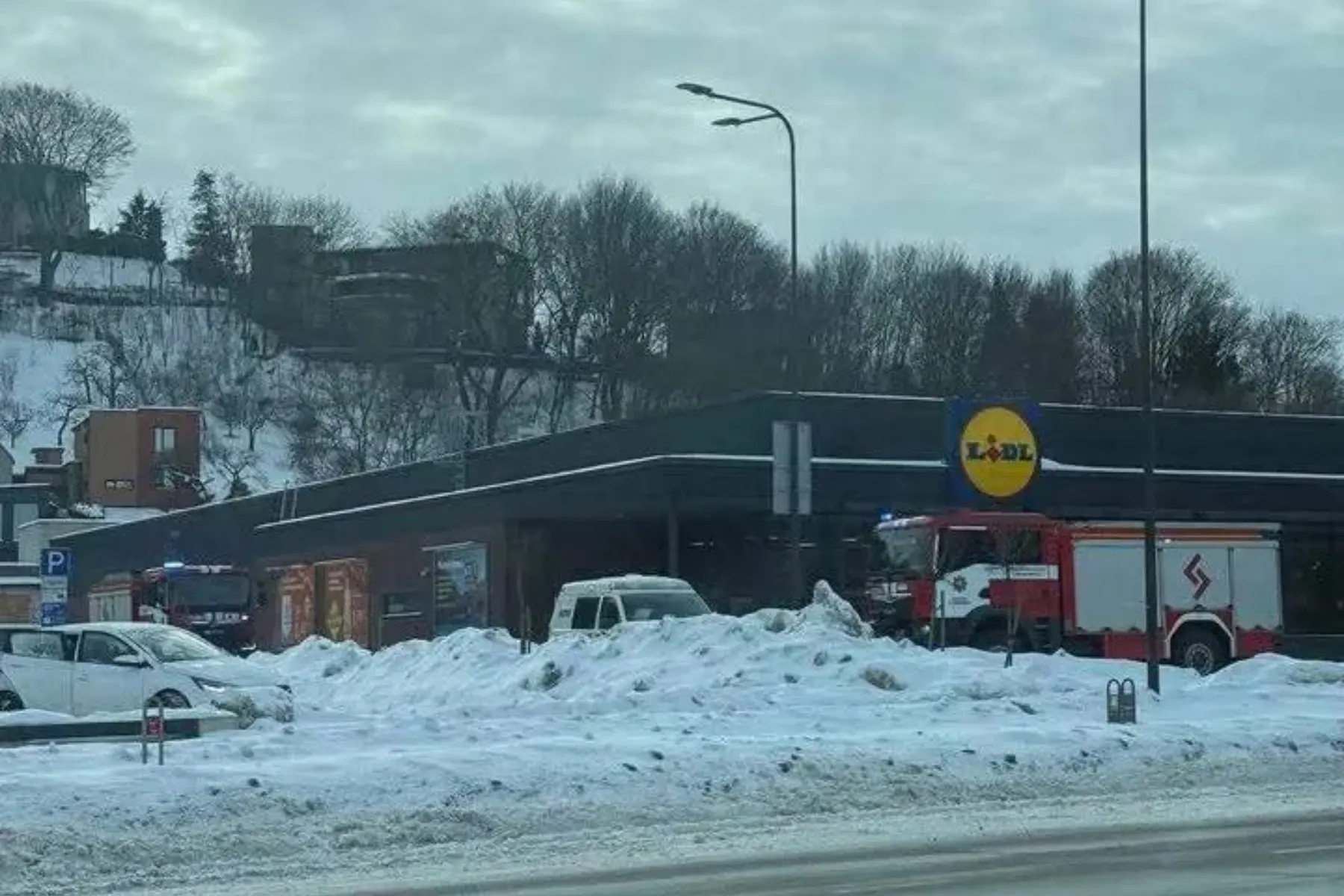 Tarnybų sujudimas Jonavos gatvėje / skaitytojo nuotr.