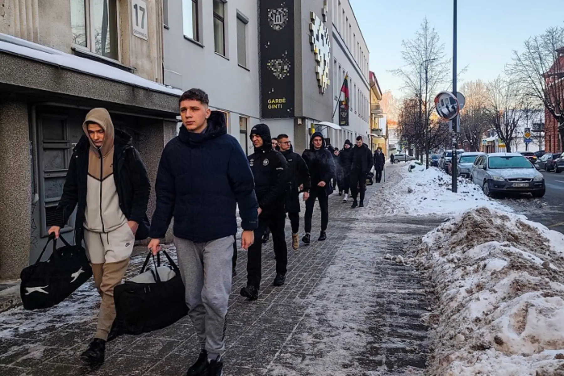 Pirmieji šiais metais – daugiau nei 150 jaunuolių savo noru pradeda tarnybą / LK nuotr.