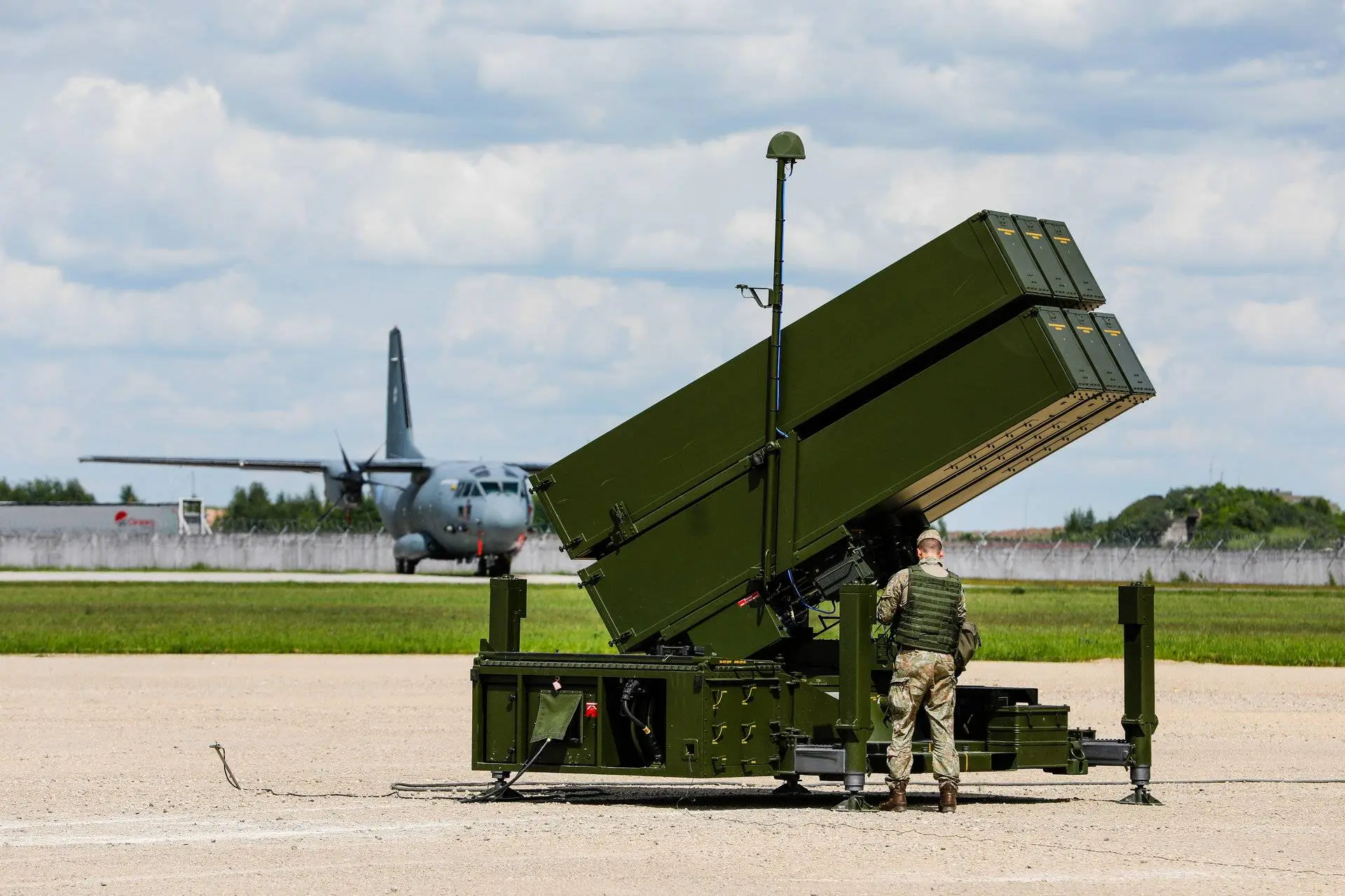 Oro gynybos sistema, raketos, kariuomenė