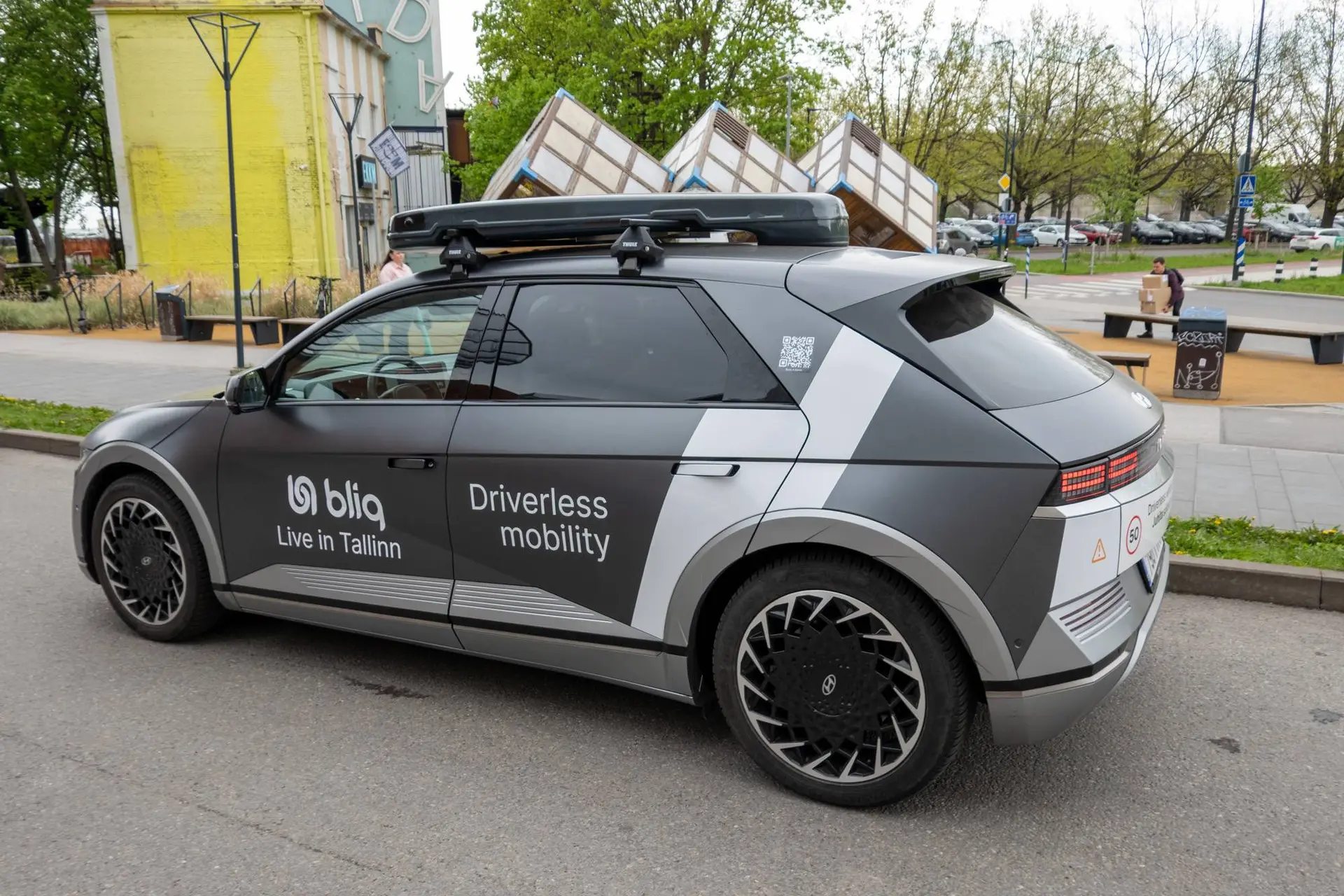 Talino gatvėse jau važiuoja visiškai autonominiai automobiliai: vieną jų išbandėme