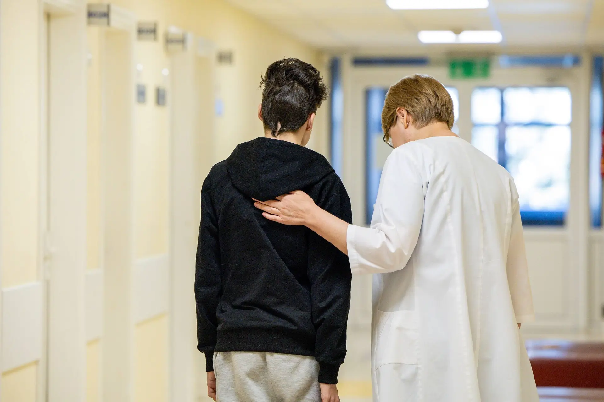 Penkiolikmečiui Laurynui Kauno klinikose pirmą kartą atlikta gyvybiškai svarbi kaukolės operacija