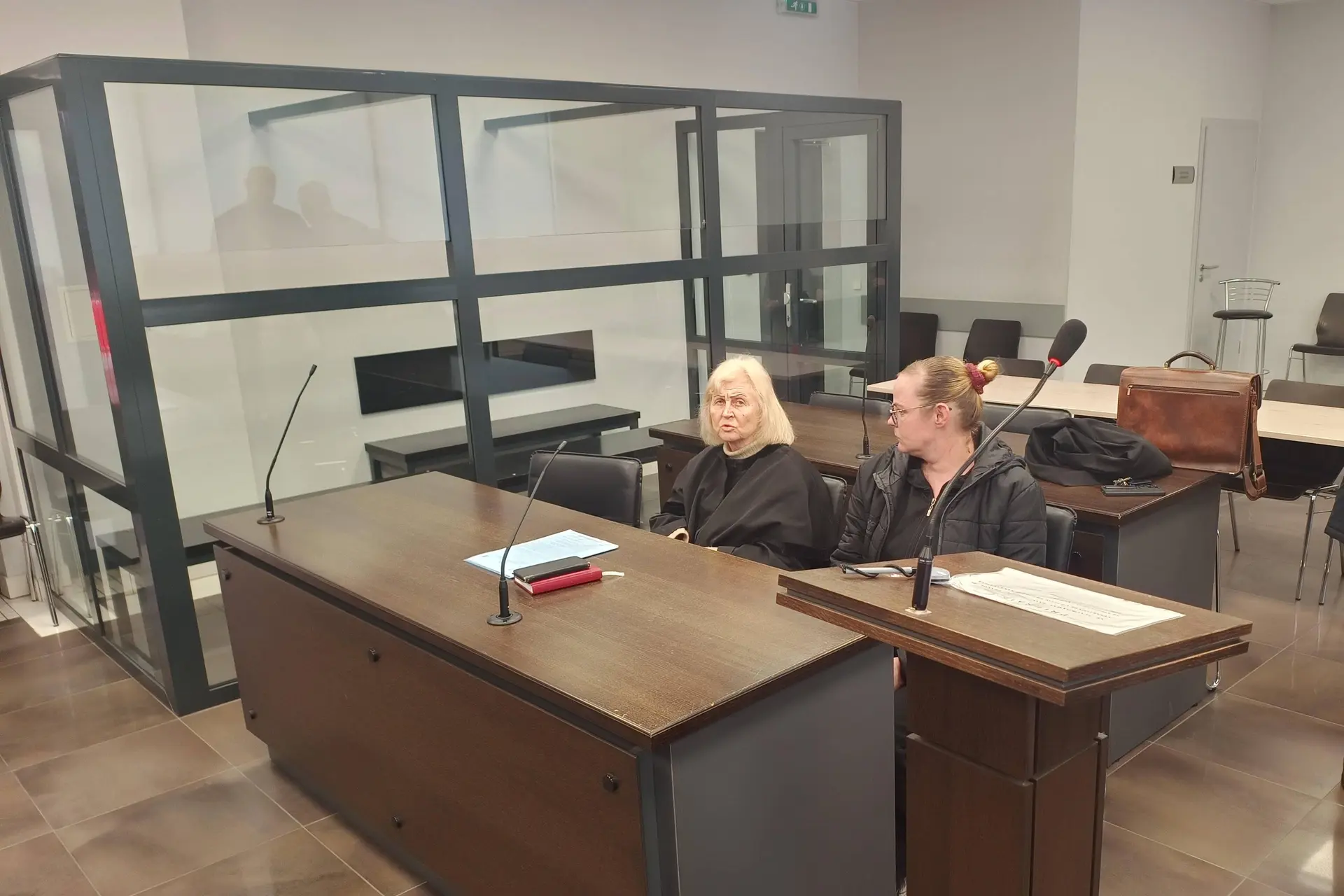 S. Brinkienė (dešinėje) ir jos gynėja / A. Znamerovskio nuotr.