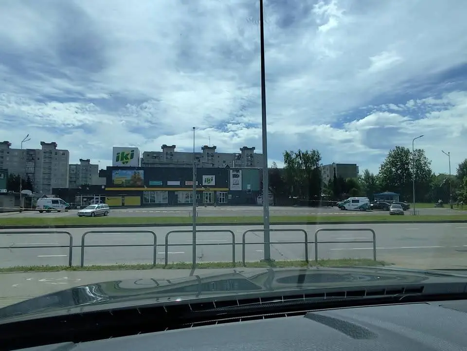 Tarnybų sujudimas Baltų pr. / Skaitytojo nuotr.