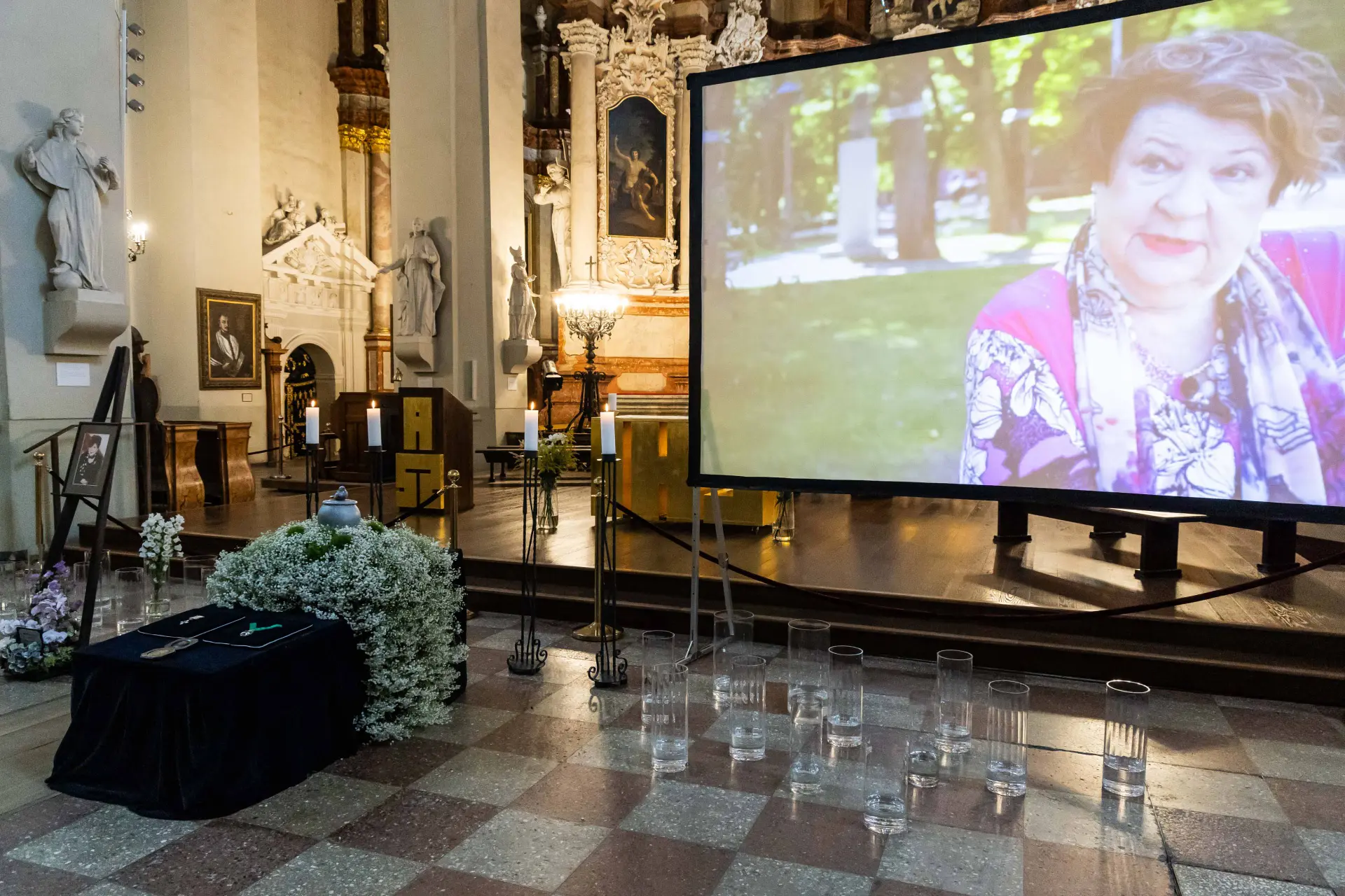 Atsisveikinimas su rašytoja Violeta Palčinskaite