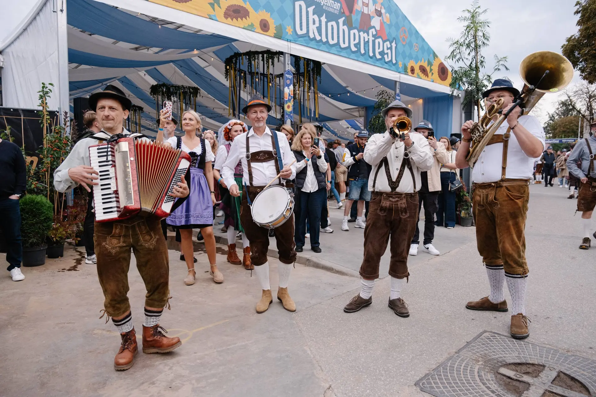 Kaune praūžė „Oktoberfest by Volfas Engelman Nealkoholinis“
