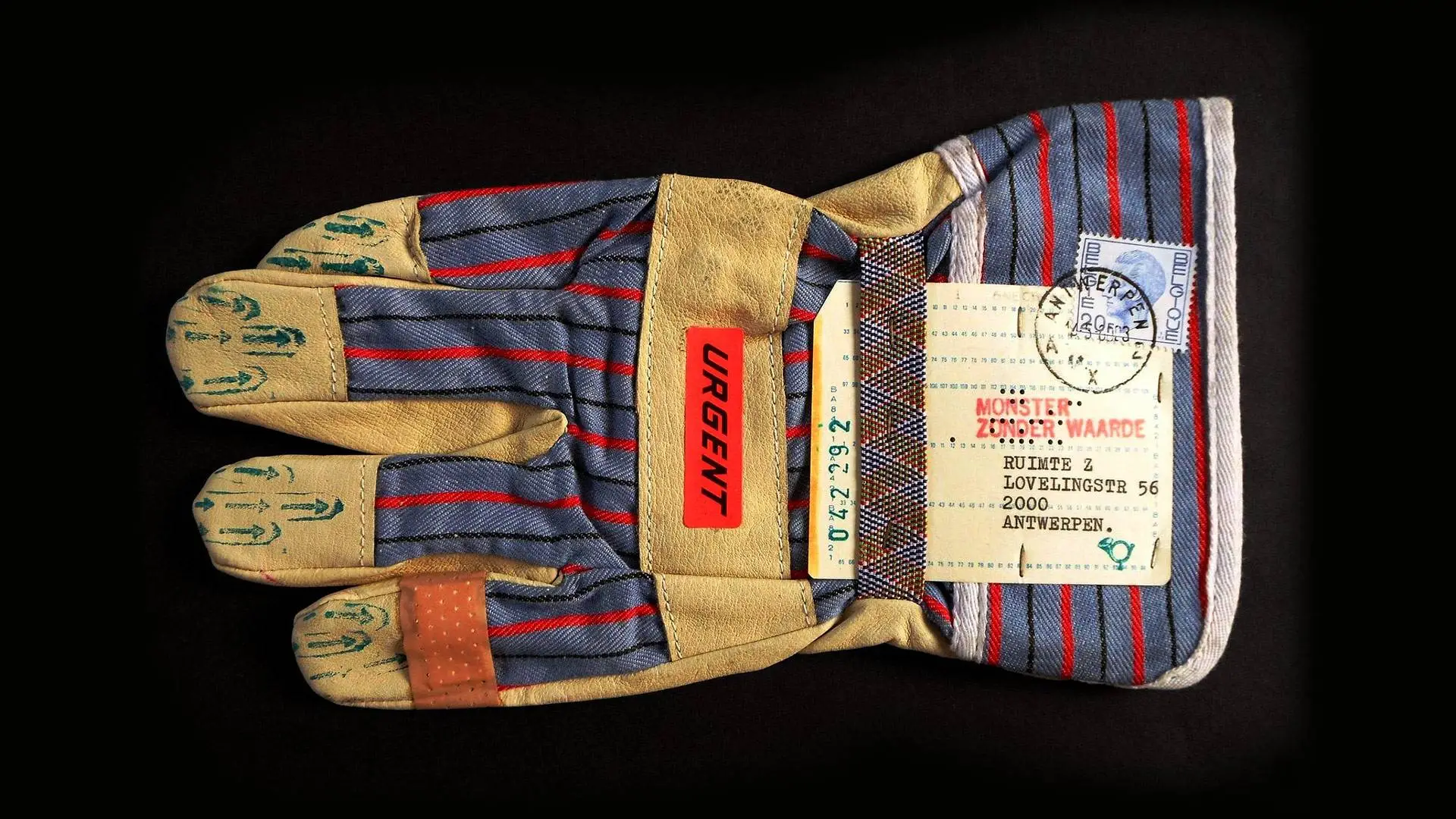 Guy_Bleus_-_Scented_Glove_-_1980_red