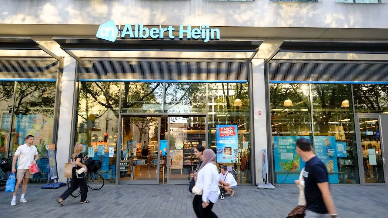 Naambordjes Albert Heijn-medewerkers worden uit angst niet meer gedragen
