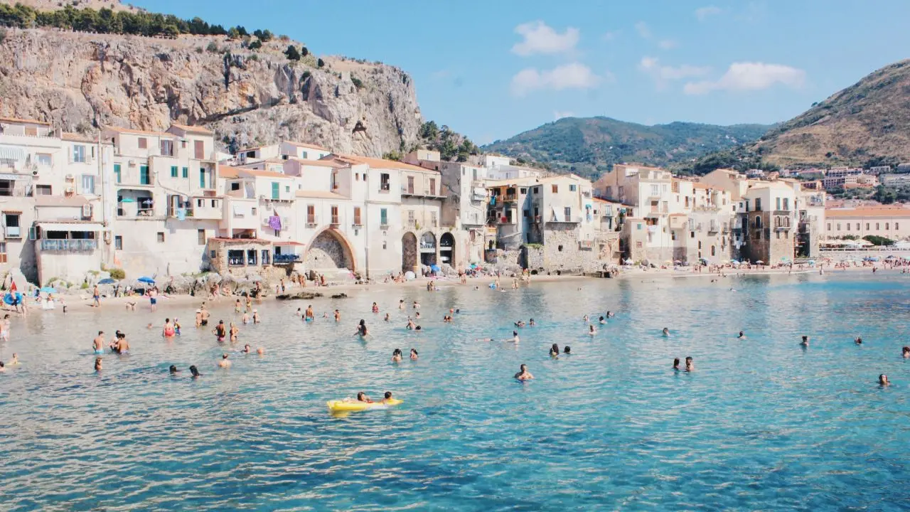 Reizigers opgelet: virus woedt door Spanje en Italië