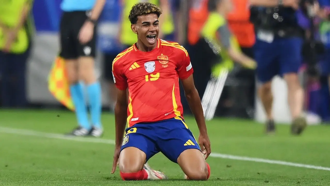 Salaris Lamine Yamal: dit krankzinnige bedrag verdient de 16-jarige voetballer per week