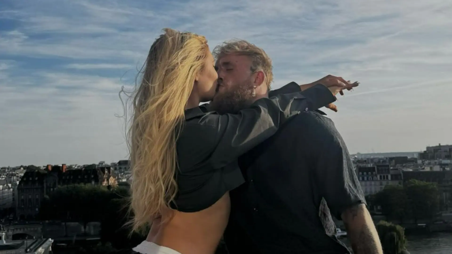 Jutta Leerdam en Jake Paul verwelkomen kleintje: 'Zo ongelofelijk blij!'