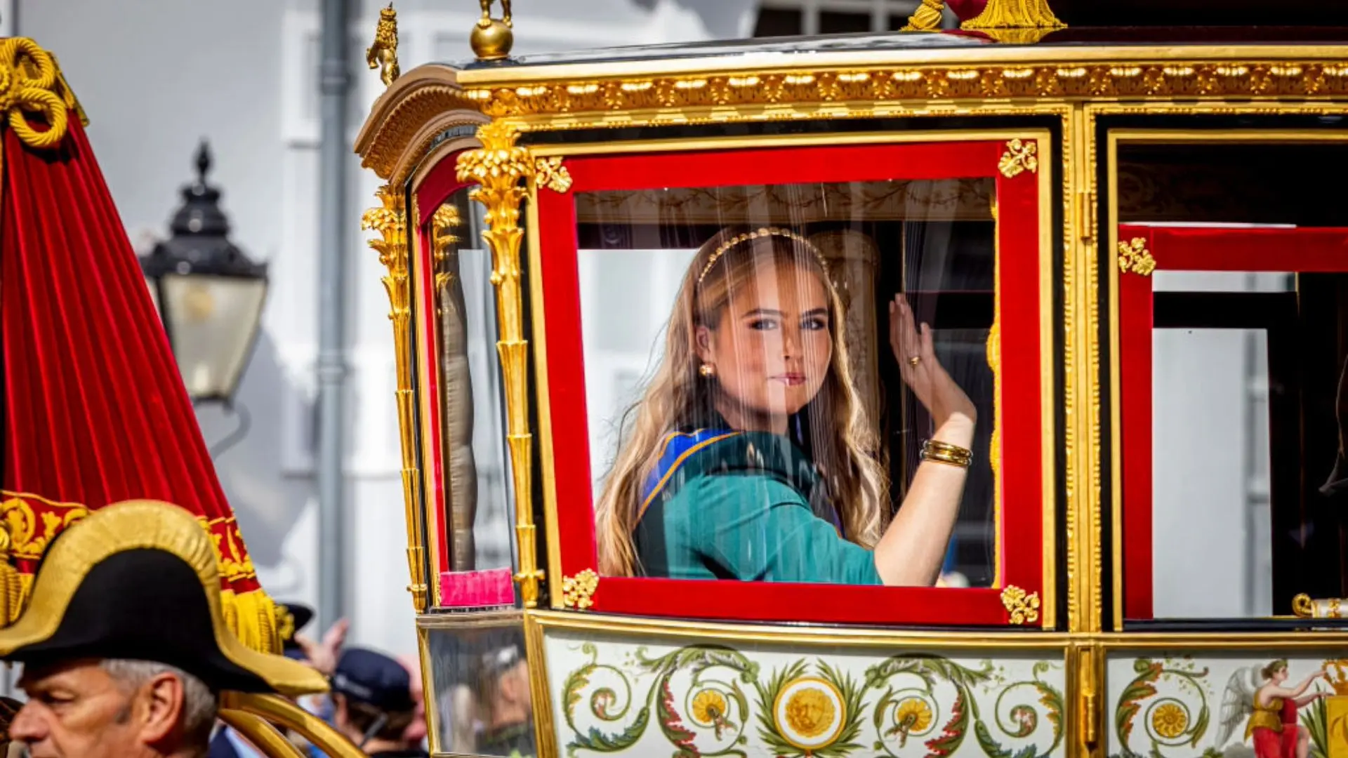 Amalia afgevallen: filmpje van de kroonprinses gaat massaal rond