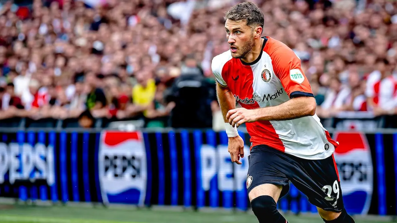 Feyenoord-fans misdragen zich met bizarre actie in de Kuip: 'Om je kapot te schamen'