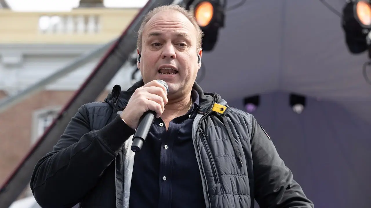 Frans Bauer beschuldigd van affaire met zangeres Sieneke